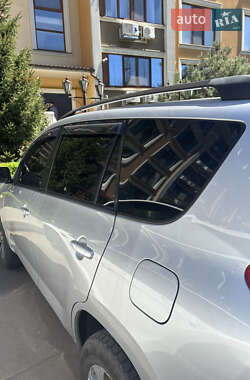 Позашляховик / Кросовер Toyota RAV4 2006 в 