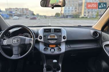 Внедорожник / Кроссовер Toyota RAV4 2008 в 