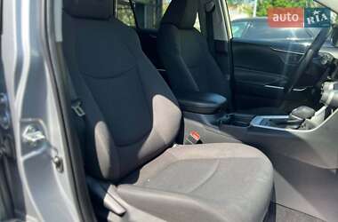Внедорожник / Кроссовер Toyota RAV4 2020 в 