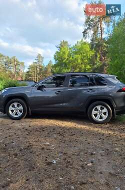 Внедорожник / Кроссовер Toyota RAV4 2020 в Киеве
