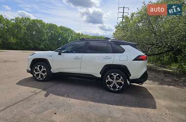 Позашляховик / Кросовер Toyota RAV4 2021 в 