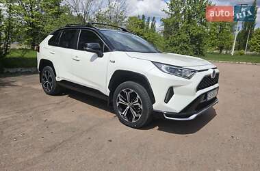 Позашляховик / Кросовер Toyota RAV4 2021 в 