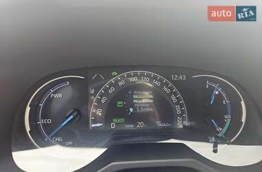 Позашляховик / Кросовер Toyota RAV4 2021 в 