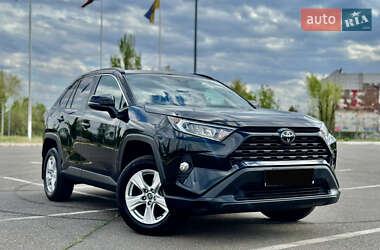 Внедорожник / Кроссовер Toyota RAV4 2020 в Кривом Роге