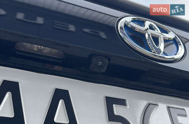 Позашляховик / Кросовер Toyota RAV4 2021 в 