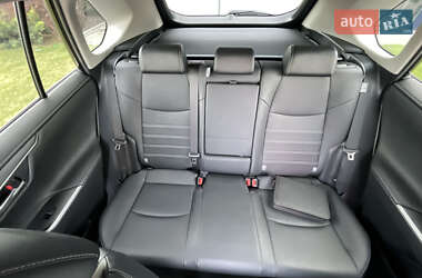 Позашляховик / Кросовер Toyota RAV4 2021 в 