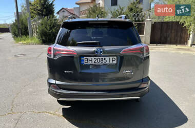 Внедорожник / Кроссовер Toyota RAV4 2018 в 