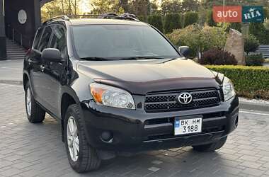 Внедорожник / Кроссовер Toyota RAV4 2007 в 