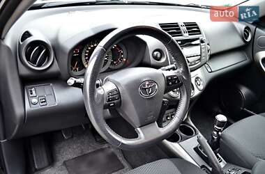 Позашляховик / Кросовер Toyota RAV4 2010 в 