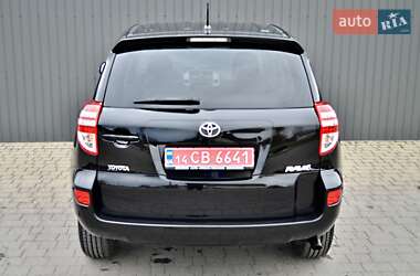 Позашляховик / Кросовер Toyota RAV4 2010 в 