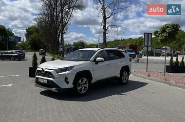 Позашляховик / Кросовер Toyota RAV4 2019 в Львові