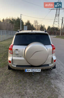 Внедорожник / Кроссовер Toyota RAV4 2006 в 