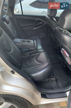Внедорожник / Кроссовер Toyota RAV4 2006 в 