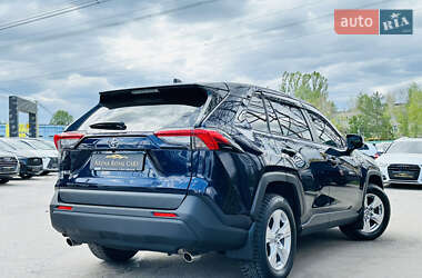 Внедорожник / Кроссовер Toyota RAV4 2021 в 