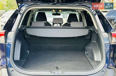 Внедорожник / Кроссовер Toyota RAV4 2021 в 