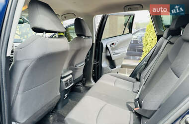 Внедорожник / Кроссовер Toyota RAV4 2021 в 