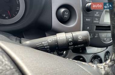 Внедорожник / Кроссовер Toyota RAV4 2006 в 