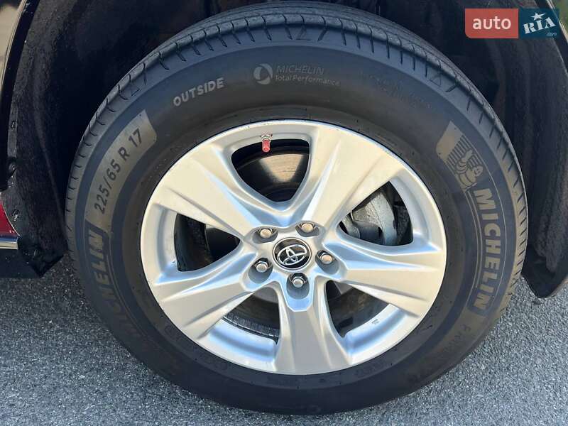 Позашляховик / Кросовер Toyota RAV4 2019 в Одесі