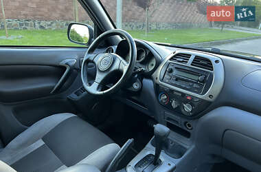 Внедорожник / Кроссовер Toyota RAV4 2003 в 