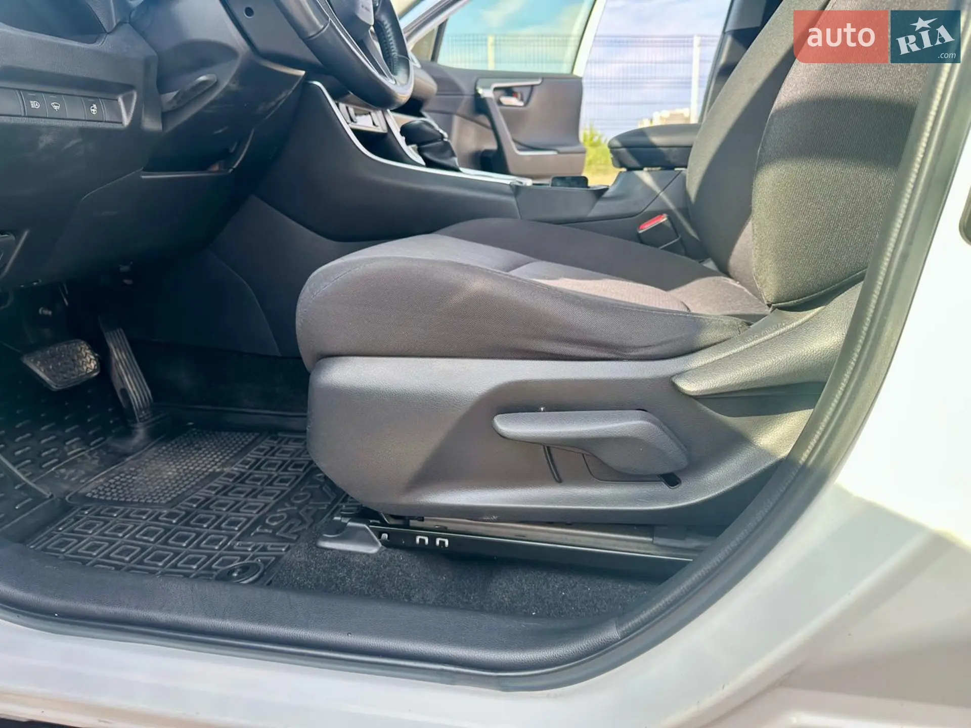 2021 Toyota RAV 4 - мініатюра 11