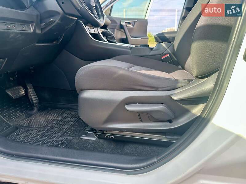 Позашляховик / Кросовер Toyota RAV4 2021 в Вінниці фото 11 Позашляховик / Кросовер Toyota RAV4 2021 в Вінниці