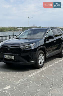 Внедорожник / Кроссовер Toyota RAV4 2019 в Тернополе