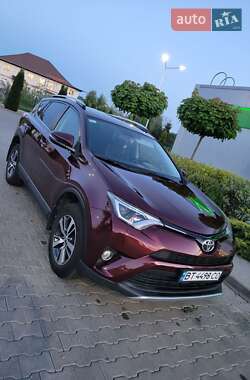 Внедорожник / Кроссовер Toyota RAV4 2017 в Киеве