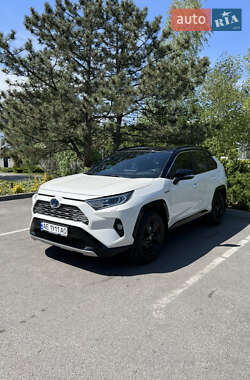 Позашляховик / Кросовер Toyota RAV4 2019 в Дніпрі