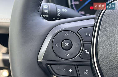Позашляховик / Кросовер Toyota RAV4 2020 в 