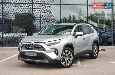 Внедорожник / Кроссовер Toyota RAV4 2022 в Киеве