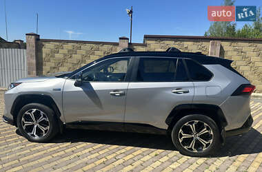 Позашляховик / Кросовер Toyota RAV4 2020 в 
