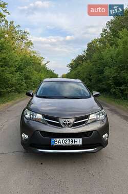 Внедорожник / Кроссовер Toyota RAV4 2013 в Голованевске