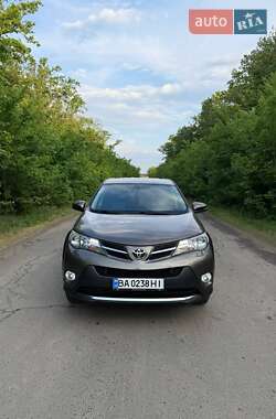Внедорожник / Кроссовер Toyota RAV4 2013 в 