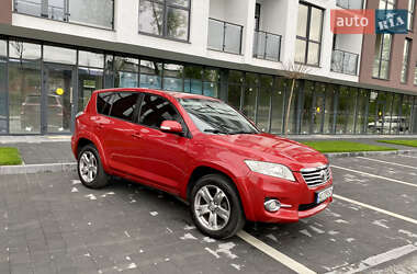 Внедорожник / Кроссовер Toyota RAV4 2011 в Сваляве