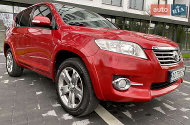 Позашляховик / Кросовер Toyota RAV4 2011 в 
