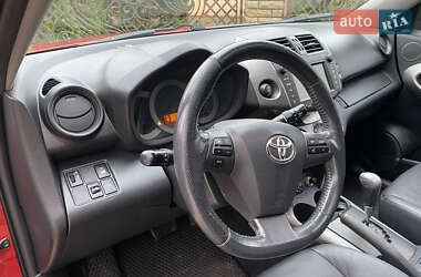 Позашляховик / Кросовер Toyota RAV4 2011 в 