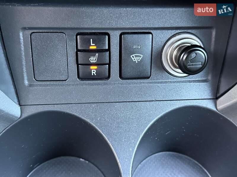 Позашляховик / Кросовер Toyota RAV4 2007 в Дніпрі