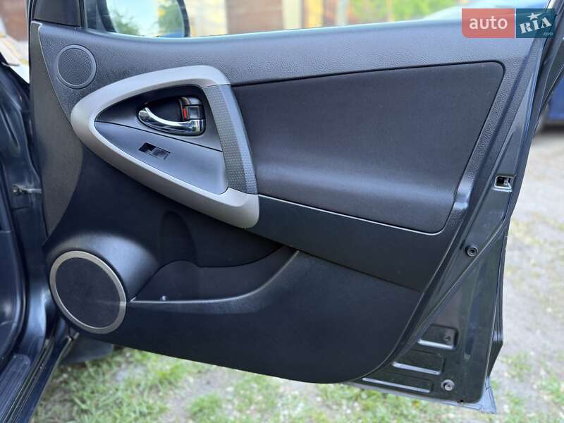 Позашляховик / Кросовер Toyota RAV4 2007 в Дніпрі