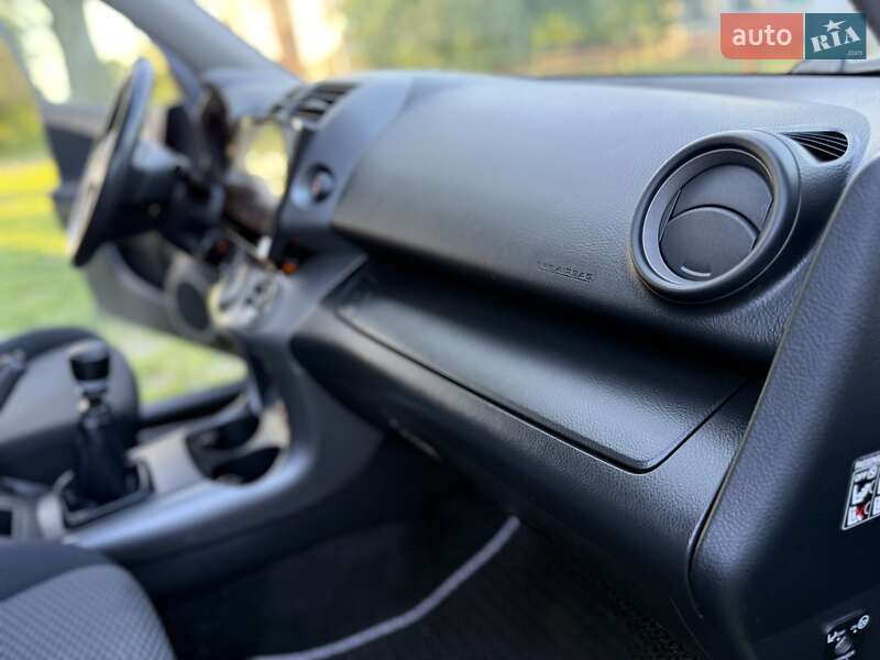Позашляховик / Кросовер Toyota RAV4 2007 в Дніпрі