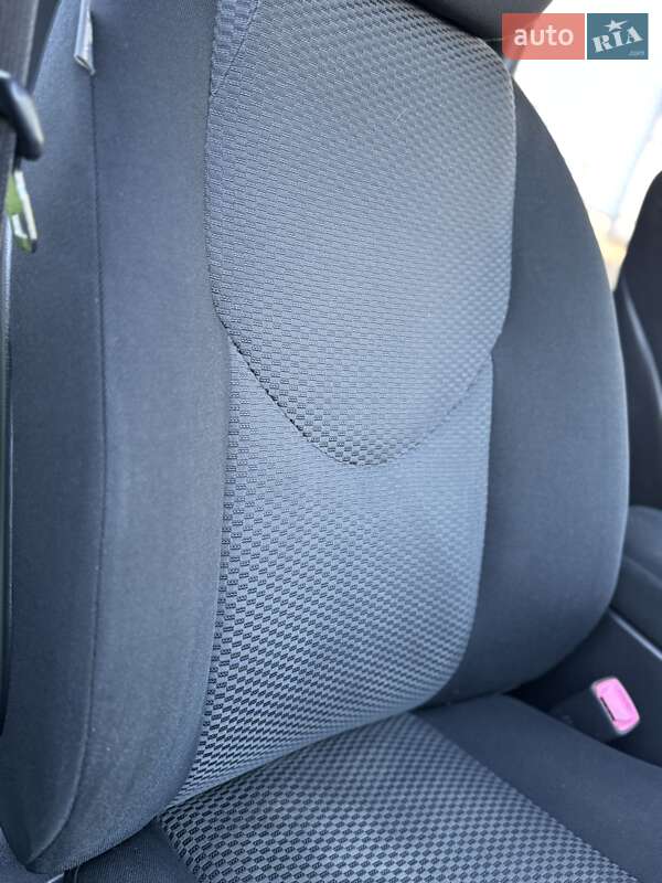 Позашляховик / Кросовер Toyota RAV4 2007 в Дніпрі