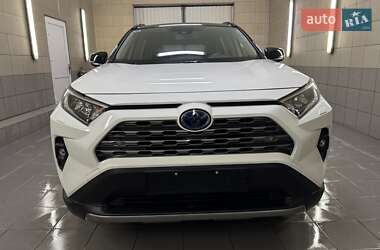 Внедорожник / Кроссовер Toyota RAV4 2023 в 