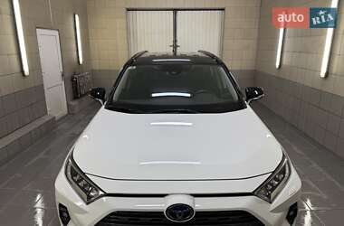 Внедорожник / Кроссовер Toyota RAV4 2023 в 