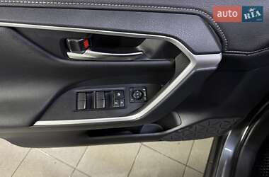 Внедорожник / Кроссовер Toyota RAV4 2024 в 