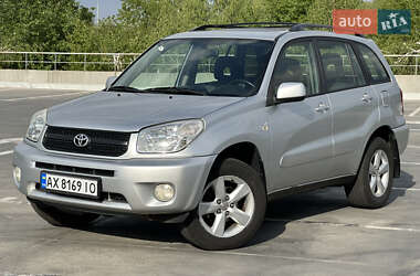 Внедорожник / Кроссовер Toyota RAV4 2005 в 