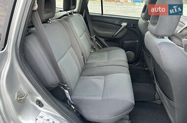 Внедорожник / Кроссовер Toyota RAV4 2005 в 