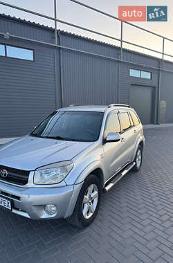 Позашляховик / Кросовер Toyota RAV4 2004 в 
