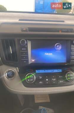 Внедорожник / Кроссовер Toyota RAV4 2017 в 