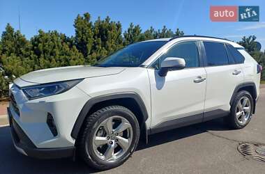 Позашляховик / Кросовер Toyota RAV4 2020 в Краматорську