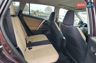 Внедорожник / Кроссовер Toyota RAV4 2016 в 