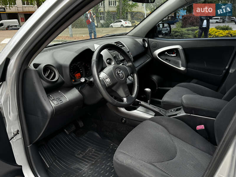 Позашляховик / Кросовер Toyota RAV4 2006 в Києві
